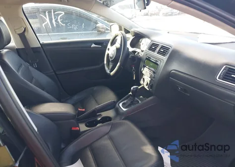 2014 Volkswagen Jetta 1.8T Se from USA, damaged, VIN 3VWD17AJ1EM426893